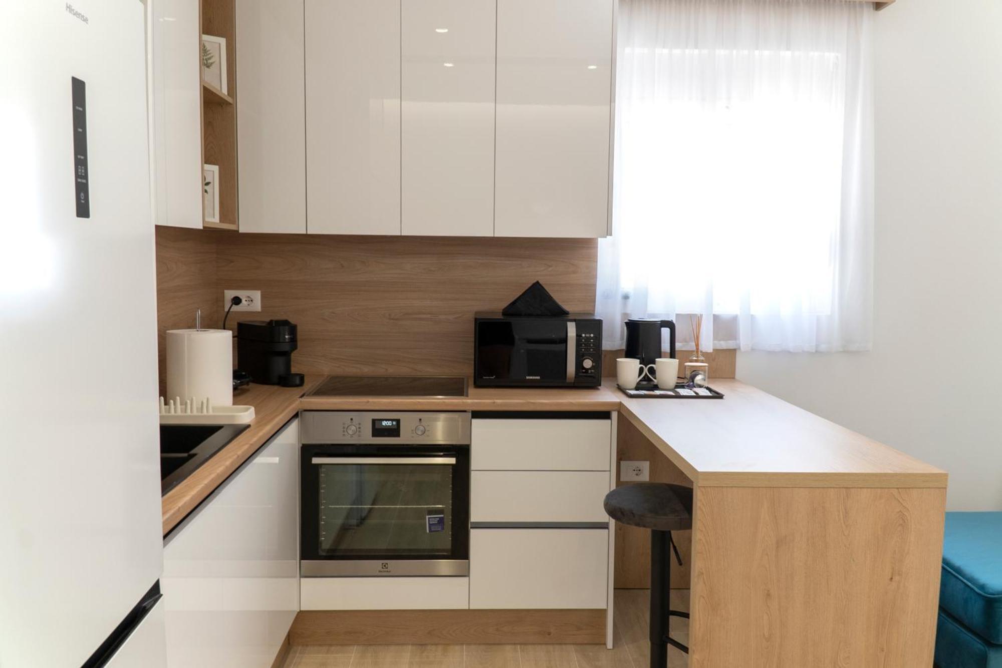 Mateo Apartments Sarandë エクステリア 写真