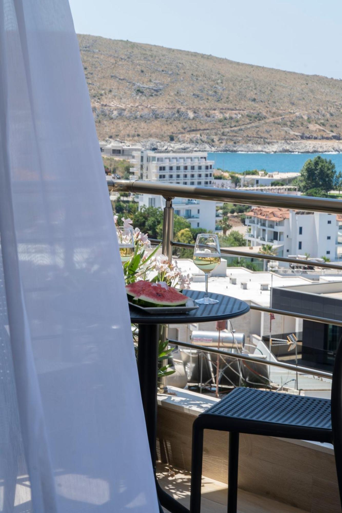 Mateo Apartments Sarandë エクステリア 写真