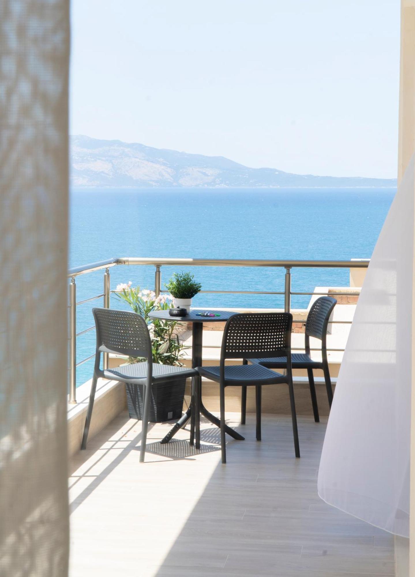 Mateo Apartments Sarandë エクステリア 写真