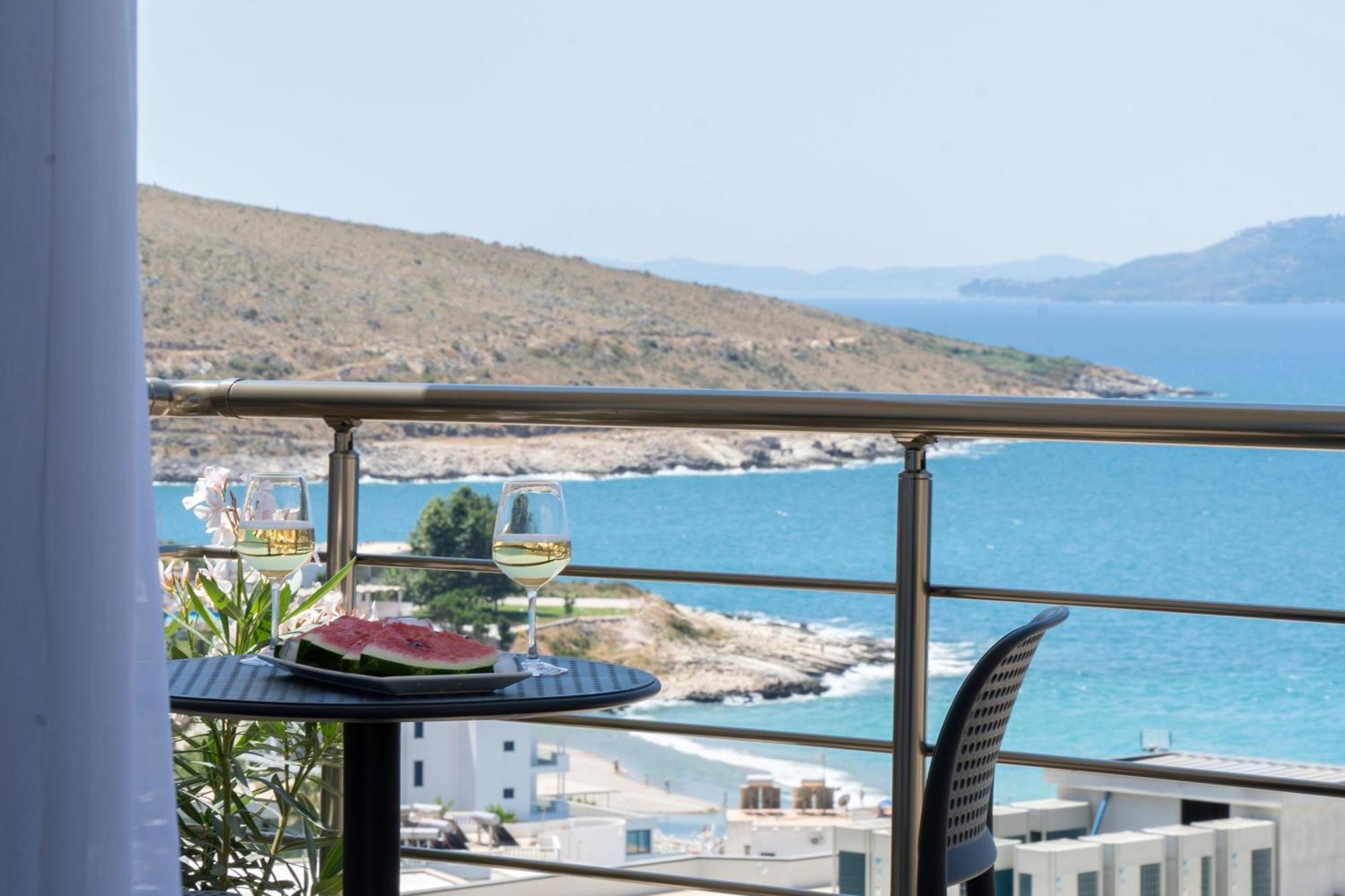 Mateo Apartments Sarandë エクステリア 写真