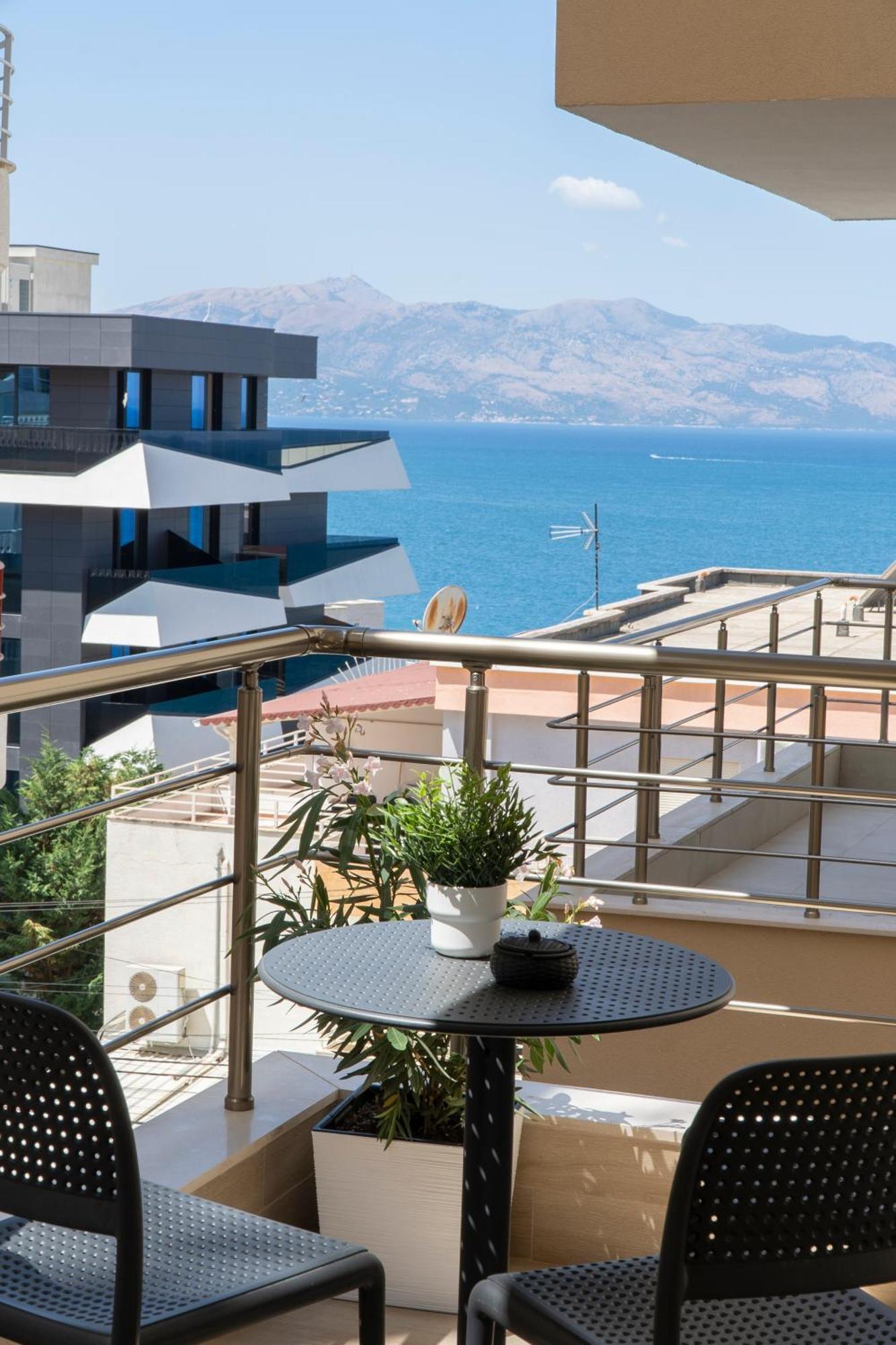 Mateo Apartments Sarandë エクステリア 写真