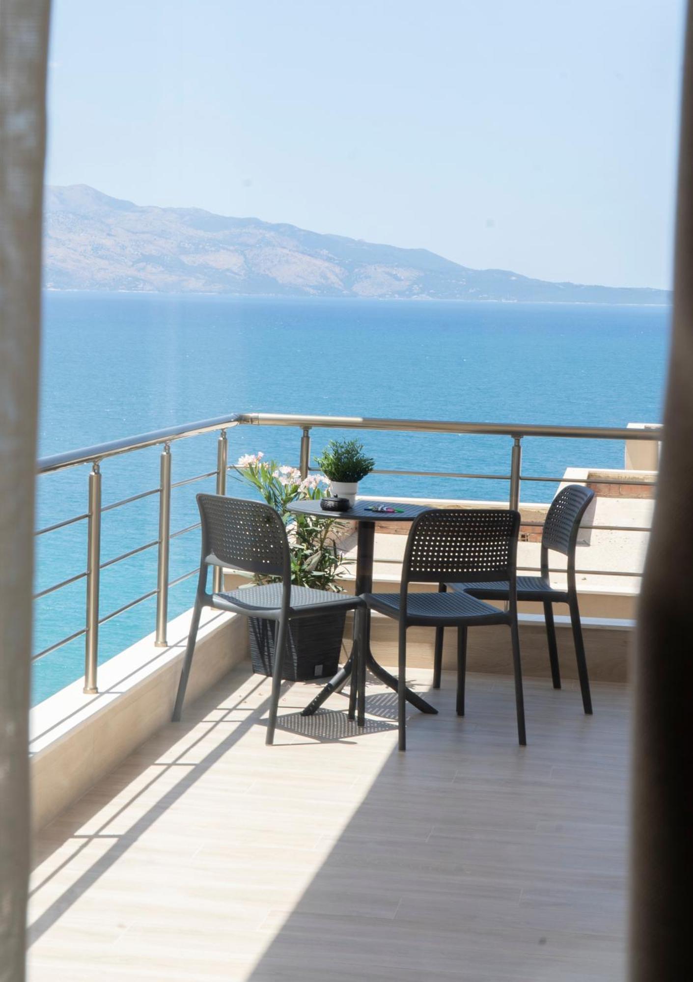 Mateo Apartments Sarandë エクステリア 写真